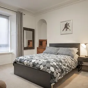  Apartment Hutch 2 Bed